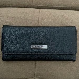Tahari black leather wallet